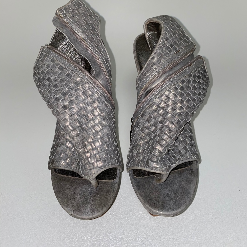 DOLCE VITA Leather Heels - Picture 4 of 6